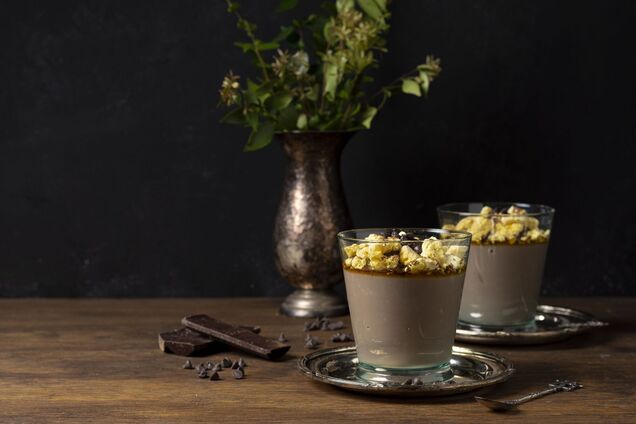 Трендовий десерт з хурми, який уже підкорив соцмережі: вийде повітряним і дуже смачним