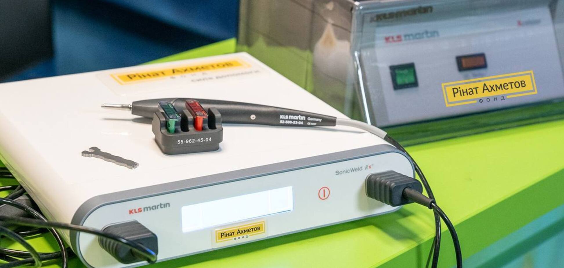 "Охматдет" получил новое современное оборудование для хирургии от Фонда Рината Ахметова