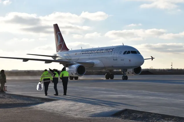 По состоянию на сегодняшний день говорить о возобновлении авиасообщения в Украине нецелесообразно, – Кулеба