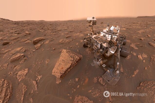 Марсохід Curiosity зробив 360-градусний огляд Червоної планети та знайшов дивні камені. Фото і відео