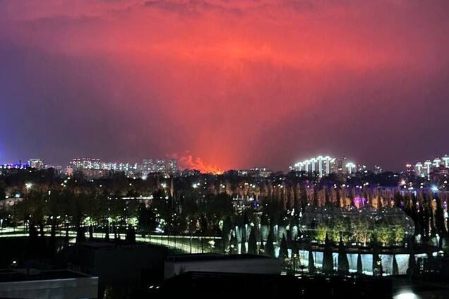 В Краснодарском крае РФ бушует масштабный пожар: власти региона оправдались, что 'горит камыш' Фото и видео