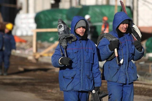 В окупованому Маріуполі почали роздавати квартири заробітчанам із Середньої Азії