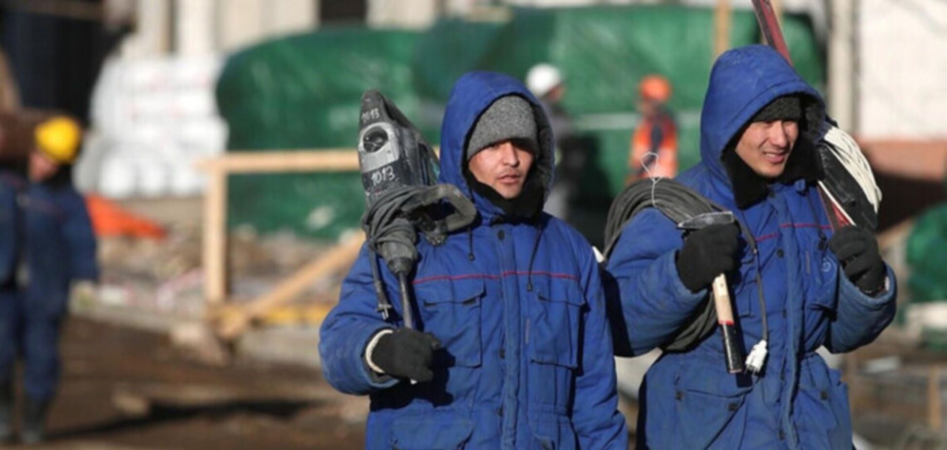 В оккупированном Мариуполе начали раздавать квартиры гастарбайтерам из Средней Азии