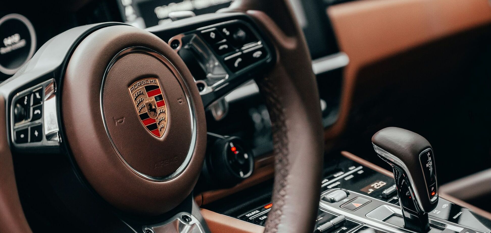 Працював у ТЦК і купив собі Porsche Cayenne