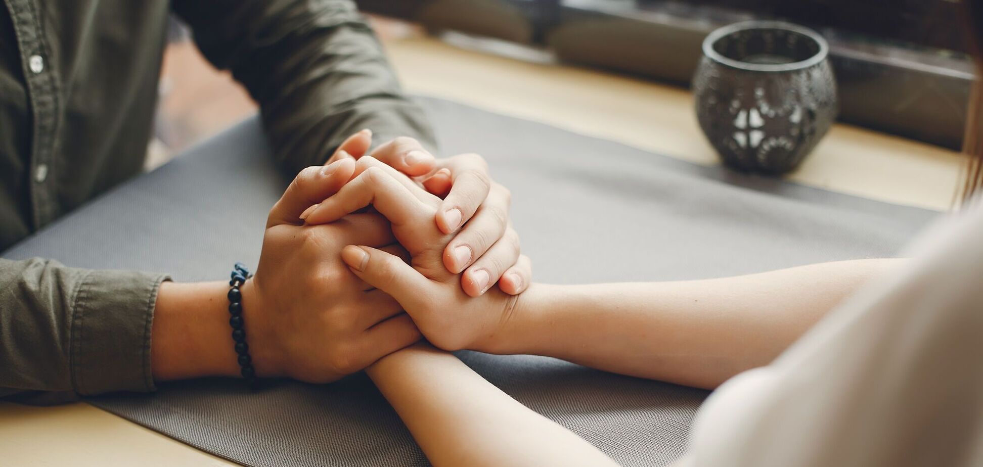 8 ознак того, що вашій подрузі подобається ваш чоловік