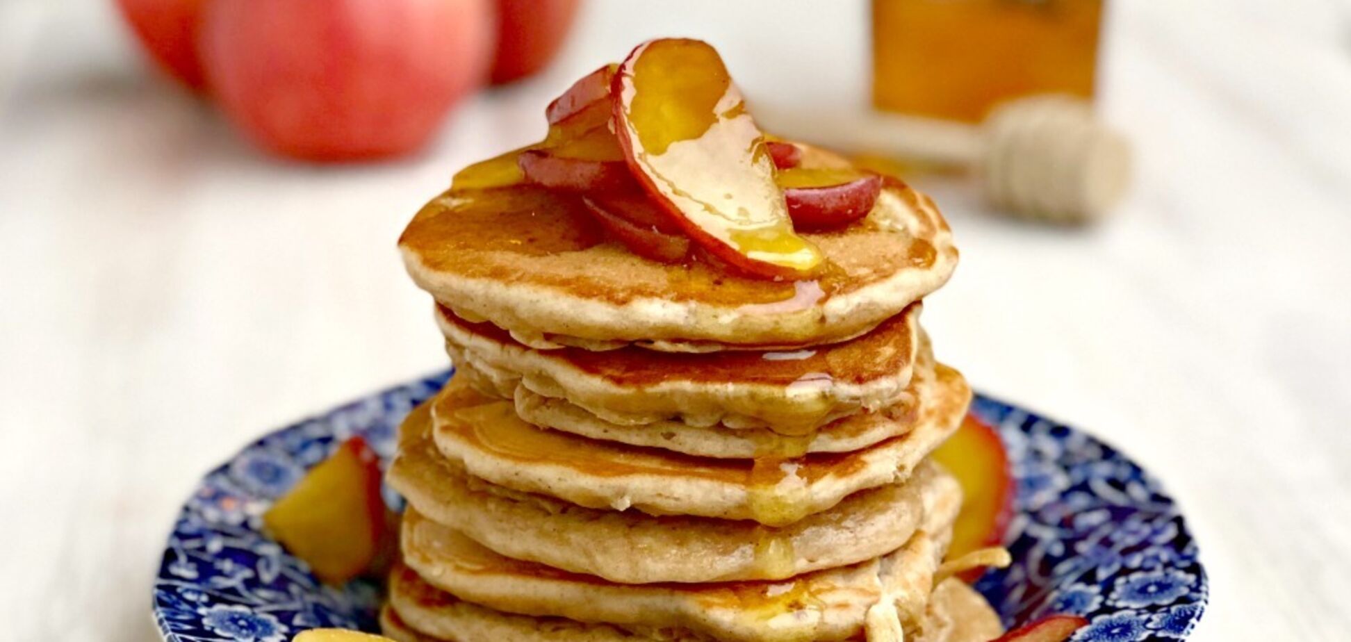 Оладки с творогом и яблоком: как приготовить вкусный завтрак для ребенка