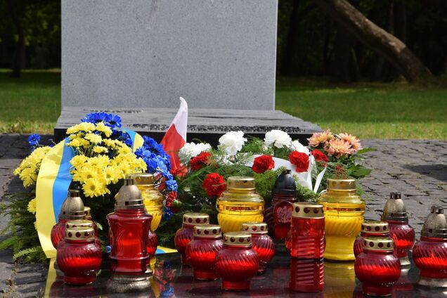 'Нарешті прорив': Україна видала перші дозволи на ексгумацію останків жертв Волинської трагедії