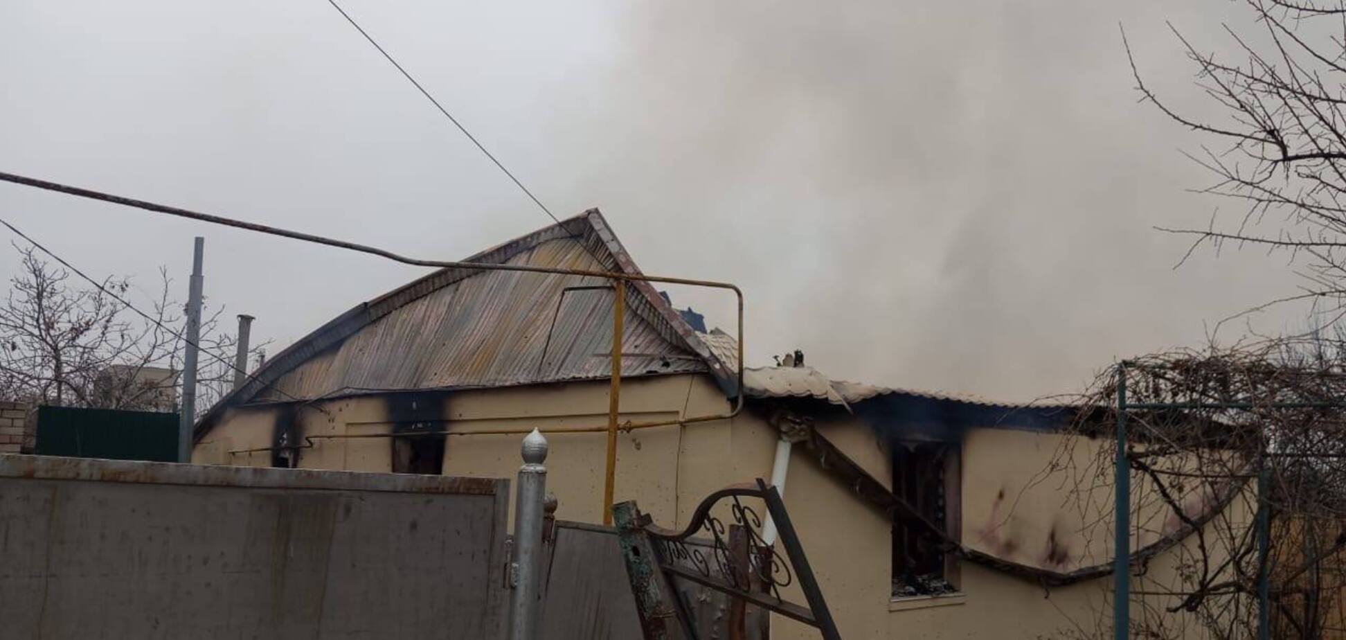 Обстріли Херсона й області не вщухають: унаслідок терору РФ загинула жінка, багато поранених, пошкоджено лікарню. Відео