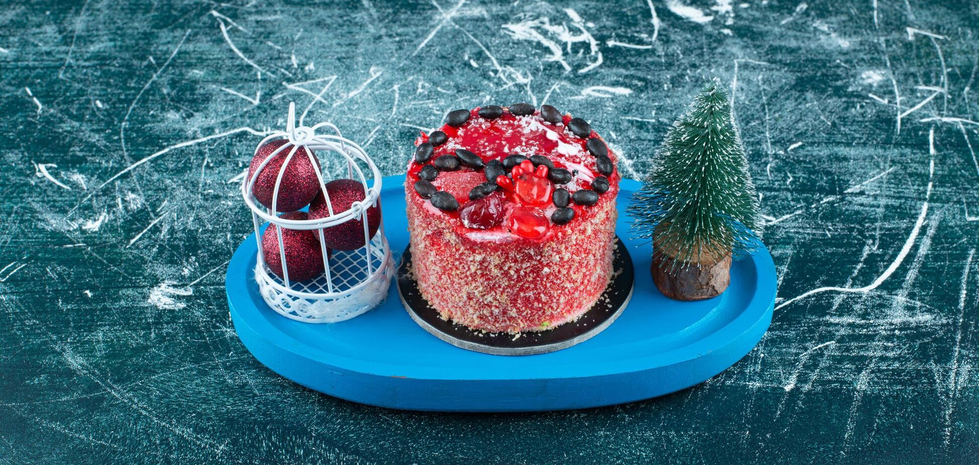 Повітряні мусові тістечка для новорічного столу: рецепт тематичної страви