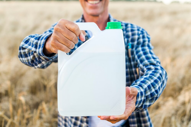 Навіщо в СРСР зливали паливо у канави: пояснення