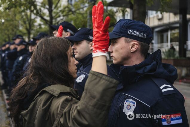 'Кров на ваших руках': у Сербії влаштували протест після трагедії на вокзалі й вимагали арештувати президента. Фото