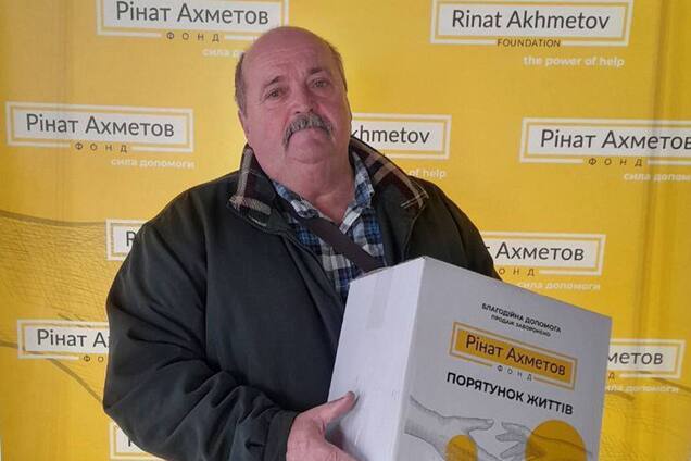 В Запорожье переселенцы получают продовольственную помощь от Фонда Рината Ахметова
