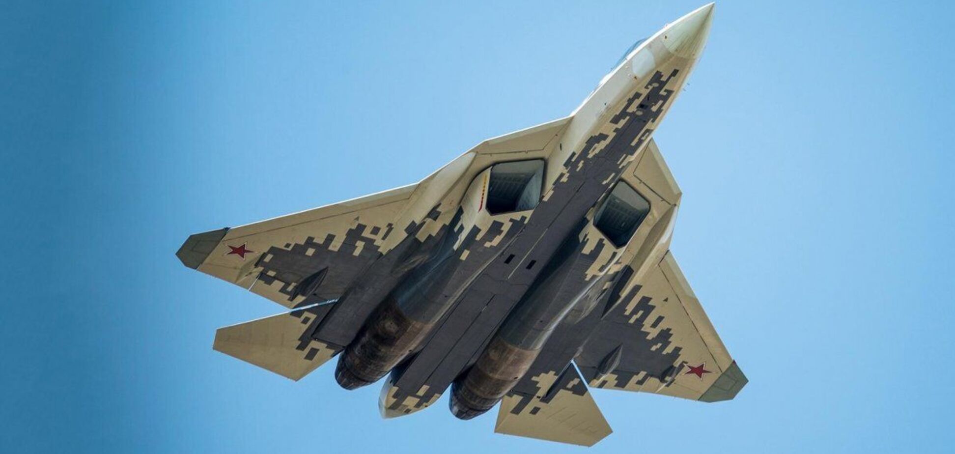 Літаюча коробка з болтами різного типу: китайці вперше показали російський Су-57 зблизька. Фото і відео