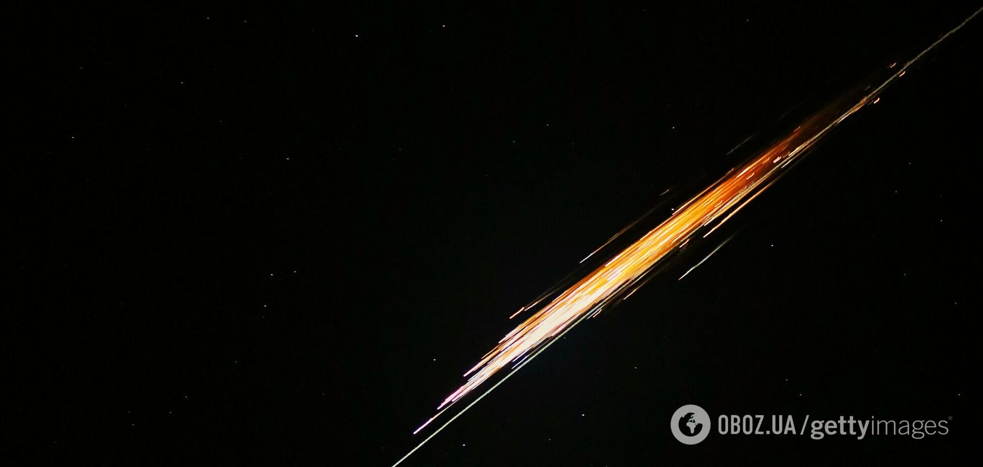 Повернення китайських тайконавтів з космосу перетворилося на справжнє вогняне шоу: в мережі показали відео