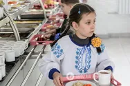 'Было платно – визжали. Сделали бесплатно – снова недовольны'. Теплые обеды для всех школьников с 1 сентября рассорили украинцев
