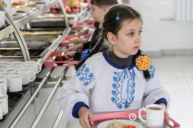 'Было платно – визжали. Сделали бесплатно – снова недовольны'. Теплые обеды для всех школьников с 1 сентября рассорили украинцев