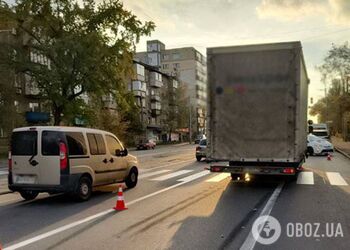 В Киеве грузовик на переходе сбил насмерть женщину. Подробности ДТП и фото