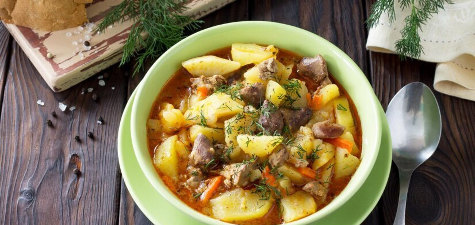 Самый вкусный тушеный картофель на обед: как приготовить блюдо для всей семьи