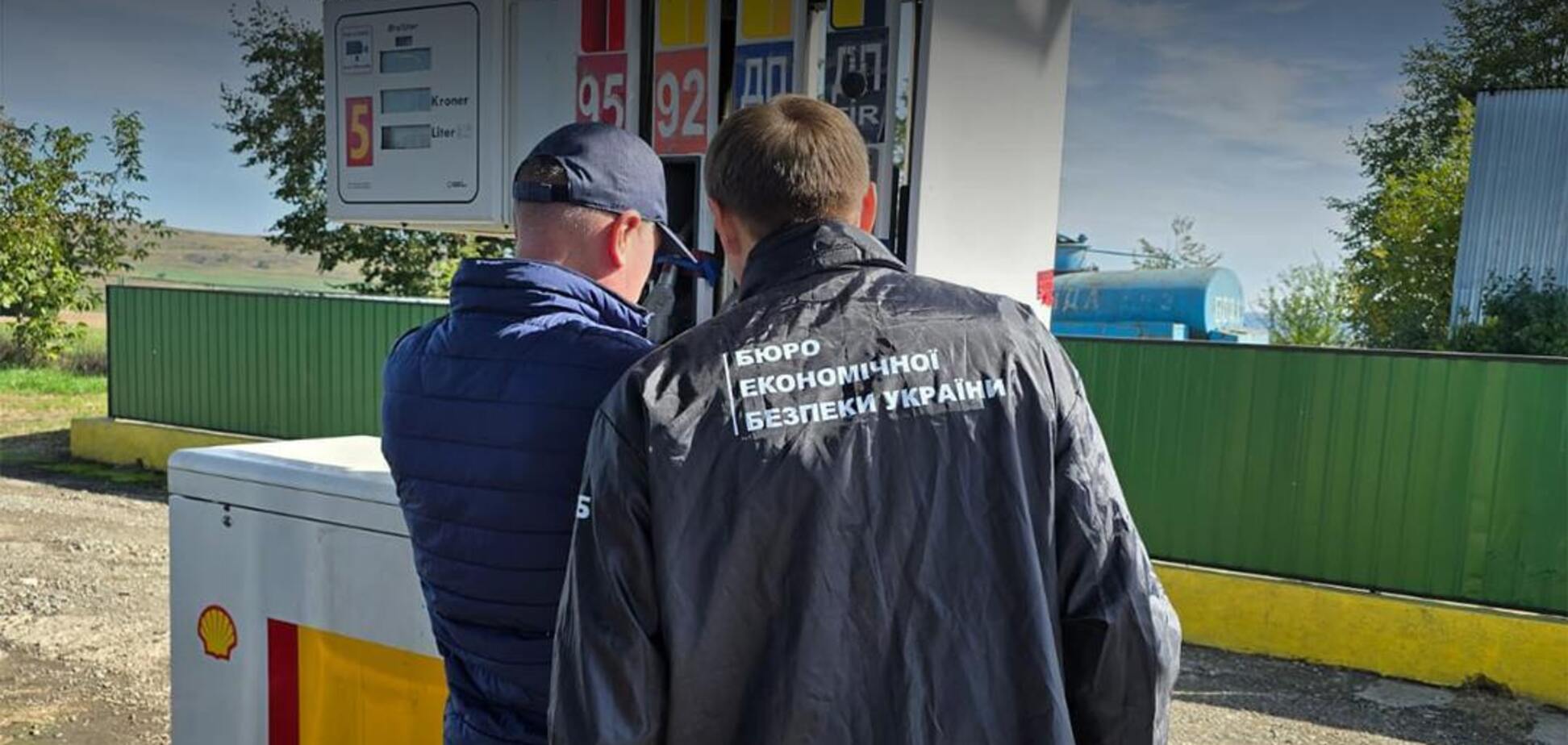 На АЗС украинцам вместо топлива заливали фальсификат