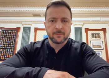 'Работаем над усилением позиций': Зеленский рассказал о самых сложных направлениях фронта, докладе Сырского и доплатах для учителей