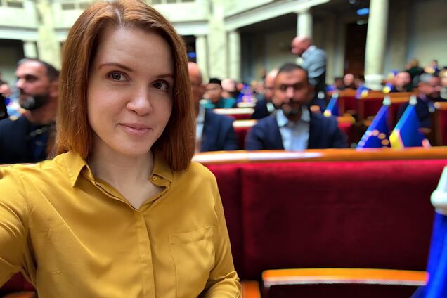 Безуглая решила 'накрутить' подписчиков, обещая фото на 'похотливый понедельник': ее поставили на место