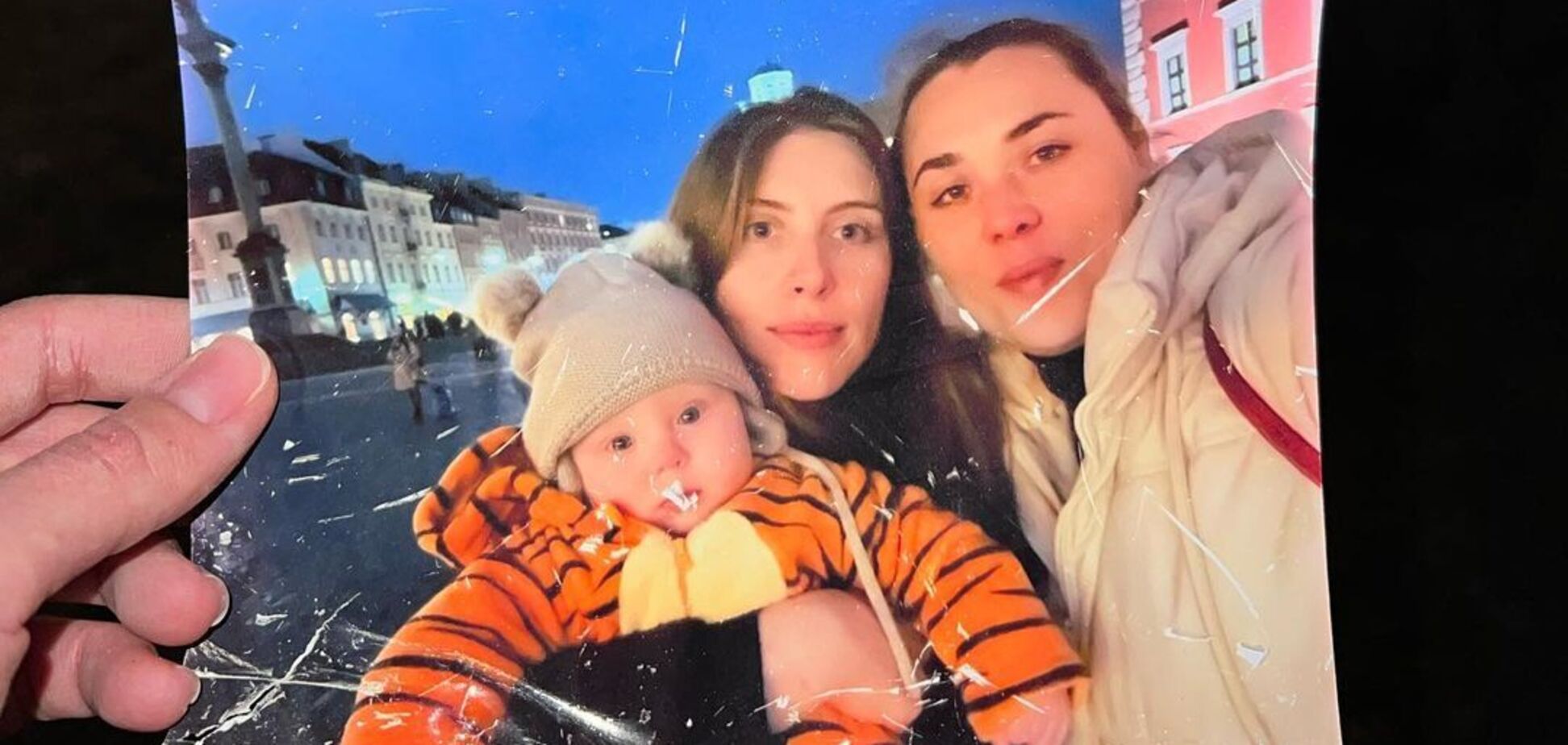 'Пряме влучання в їхній під‘їзд': мережу вразило фото родини, яку РФ вбила ударом по Запоріжжю