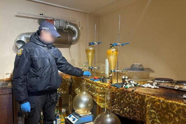 Изъяты наркотики на 20 млн грн: Нацполиция и СБУ ликвидировали деятельность преступной организации контрабандистов. Фото и видео