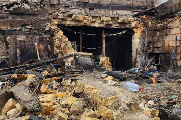 Жінка загинула, чоловік і син у лікарні: у мережі показали, що лишилось від будинку в Одесі після атаки Росії. Фото і відео