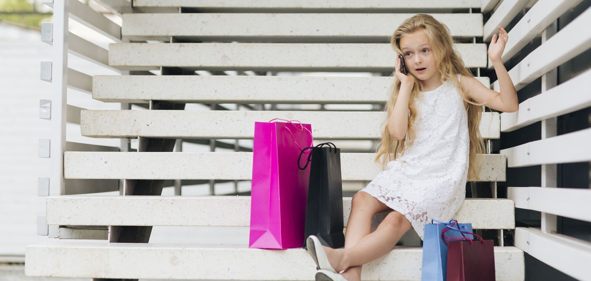 'Ти не заслужив'. Психологиня розповіла, що не варто казати дітям про покупки