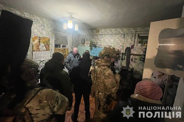 Хотели подорвать прямо в доме: в Черкасской области правоохранители провели спецоперацию, чтобы спасти семью волонтеров от расправы. Фото