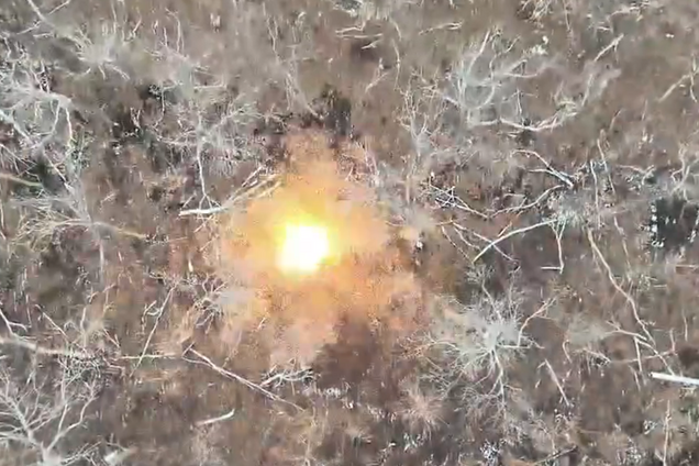 У ворога мінус пункт управління БПЛА, склад БК і техніка: прикордонники показали влучну роботу в районі Кремінної. Відео