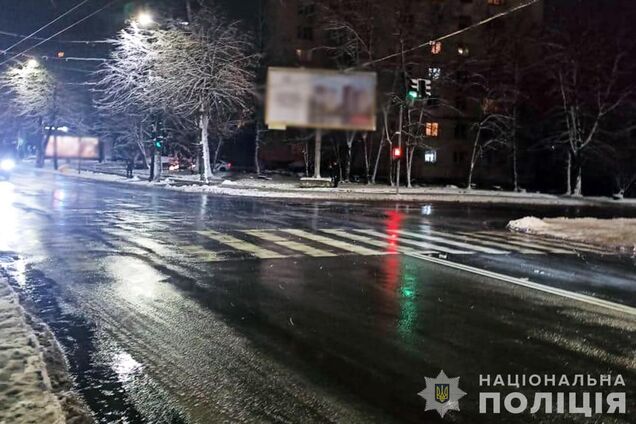 В Житомире водитель сбил двух школьников, которые пересекали дорогу: появились подробности. Фото
