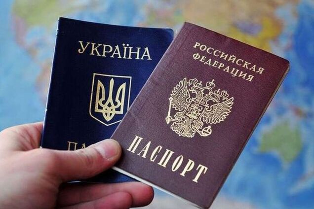 Українцям на окупованих територіях, які не взяли паспорти РФ, погрожують позбавити права на проживання