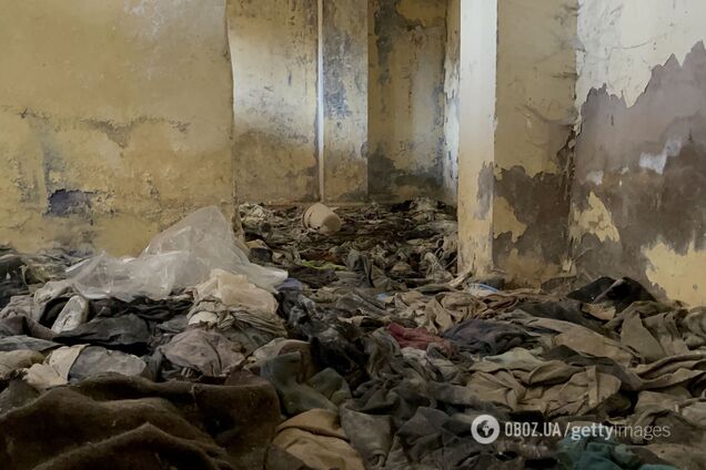 Світ закриває очі на катування та зло. Тому воно повертається з новим тираном