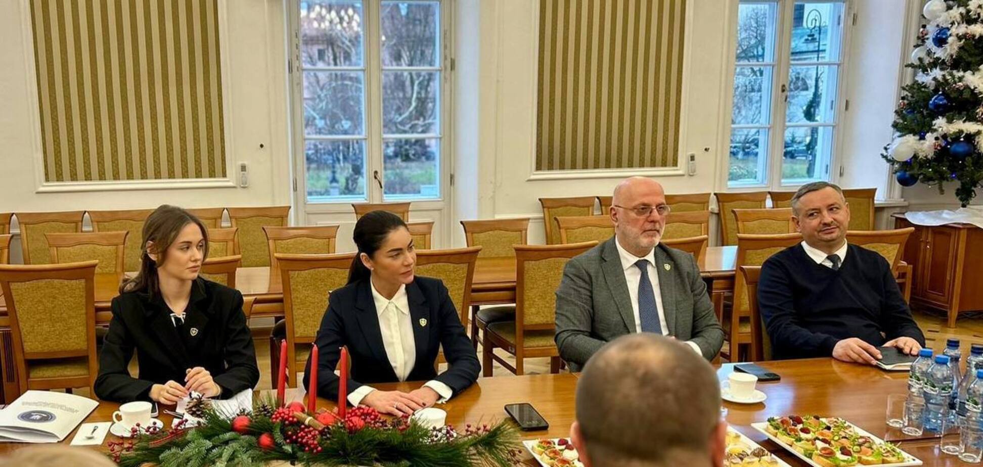 Украина и Польша согласовали процедуру возвращения арестованных средств