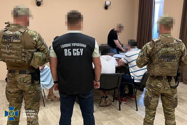 Фотографували об’єкти ППО: у Харкові затримали неповнолітніх, які шпигували для ФСБ під виглядом квест-гри. Фото