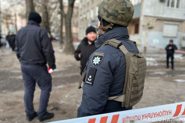 В Днепре раздался мощный взрыв возле автомобиля: погиб человек, ранены двое полицейских. Фото