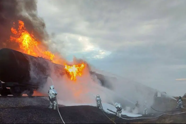 На Запоріжжі знищили російський потяг із 40 цистернами пального на $4 млн. Подробиці, фото й відео