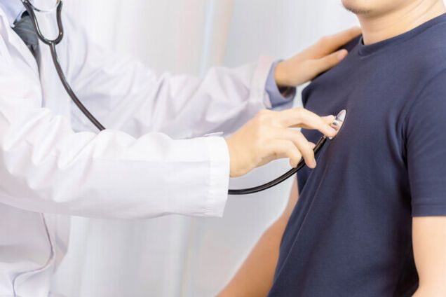 З якими хворобами спини не мобілізують і чи є вони підставою для виключення з обліку: пояснення