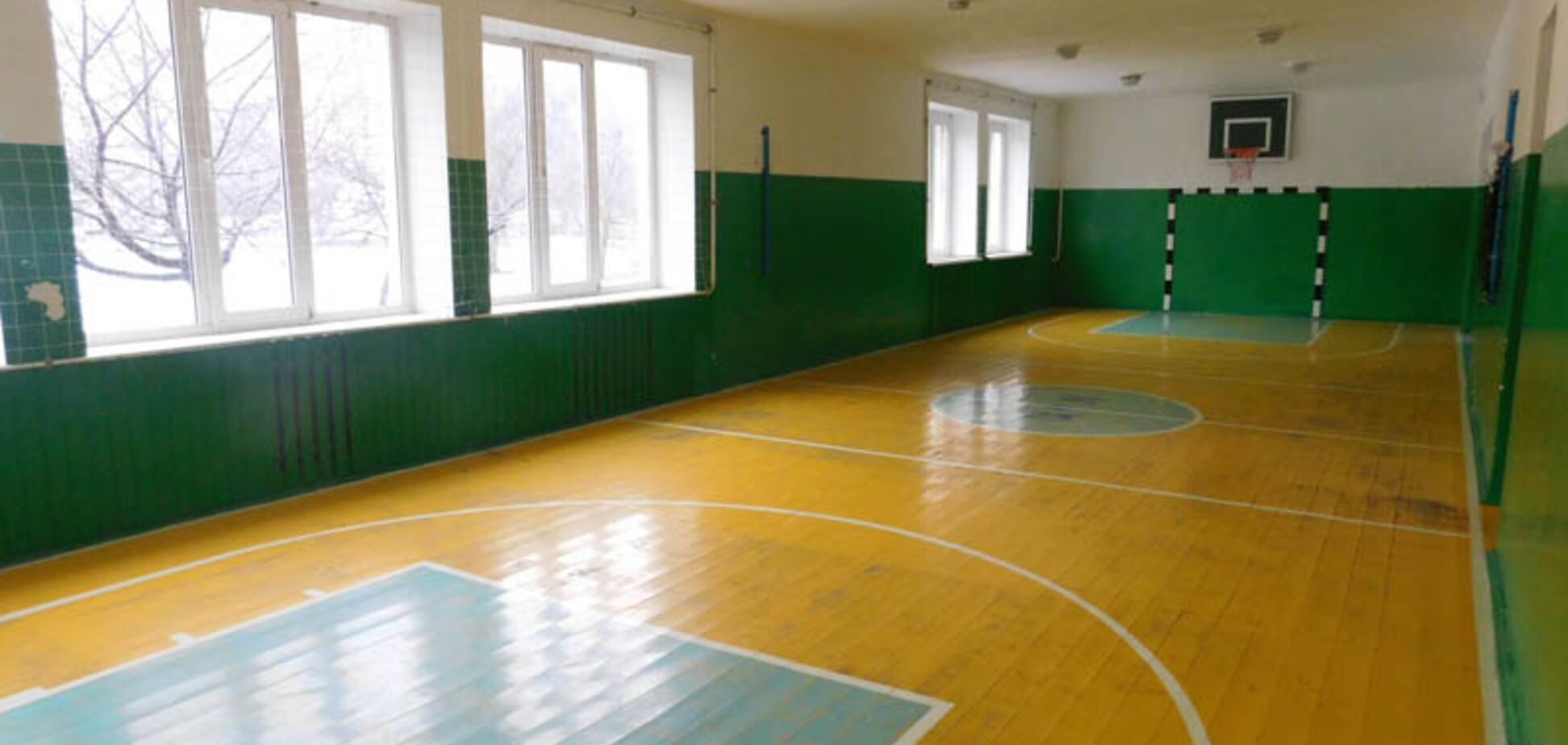 Стало зле на уроці фізкультури: на Одещині в школі помер 15-річний хлопець