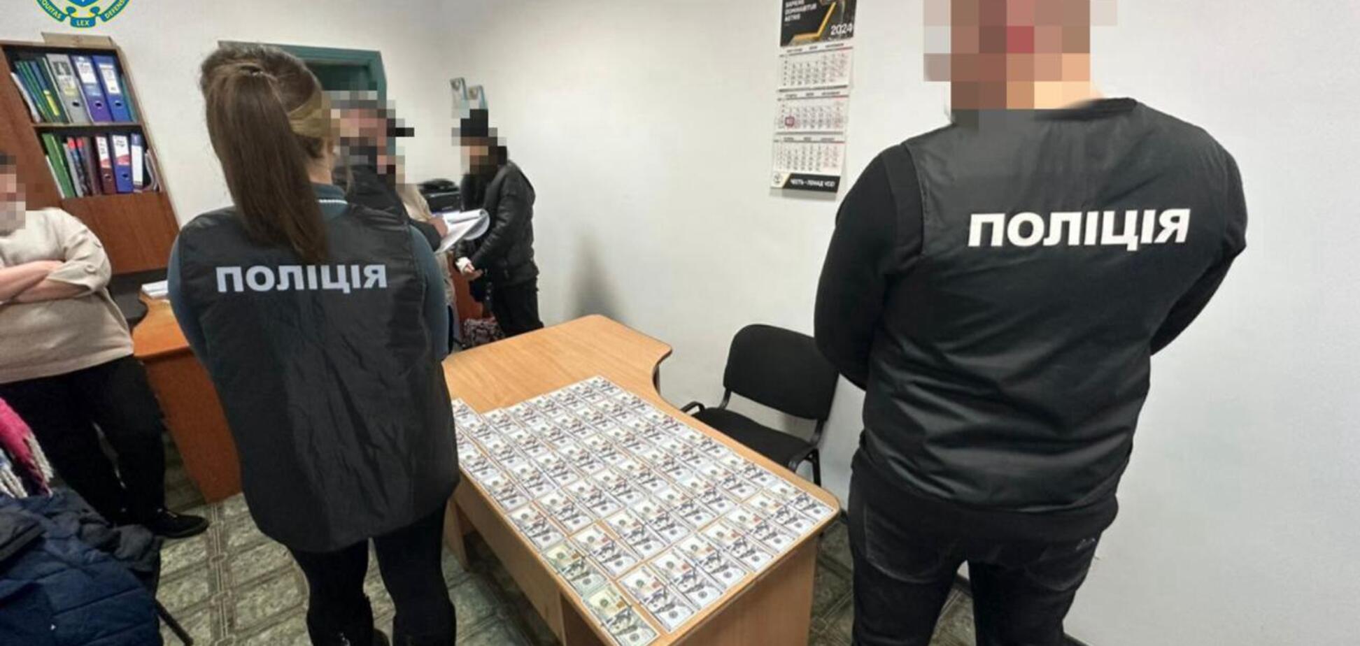 Требовала деньги за установление инвалидности: в Хмельницкой области сообщено о подозрении главе мариупольской МСЭК. Фото