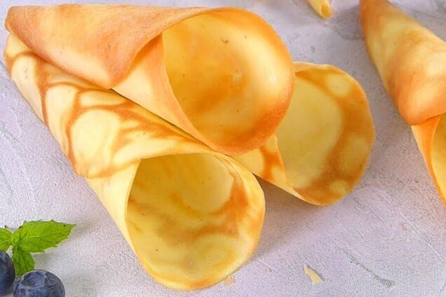 Как приготовить хрустящие сладкие трубочки без вафельницы: самый простой рецепт для каждой хозяйки