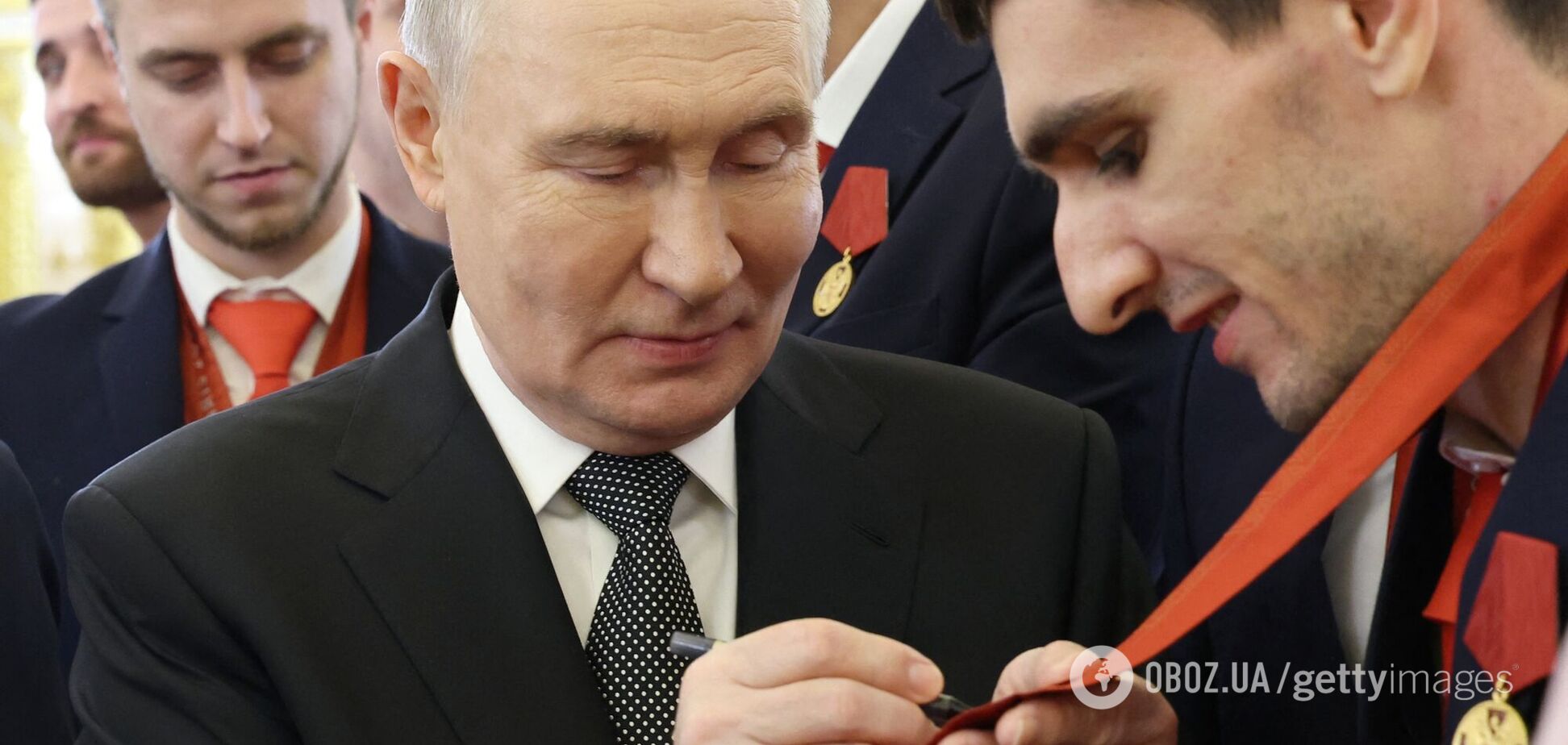 "Дедок сидит и радуется". Путин стал посмешищем в сети после "клюквы" про случившееся на чемпионате мира по плаванию