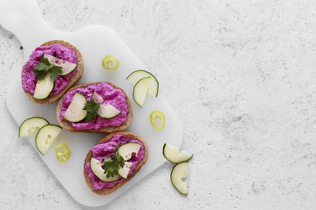 Не 'Шуба': яку страву приготувати з буряка й оселедця, щоб вона мала оригінальний вигляд на святі