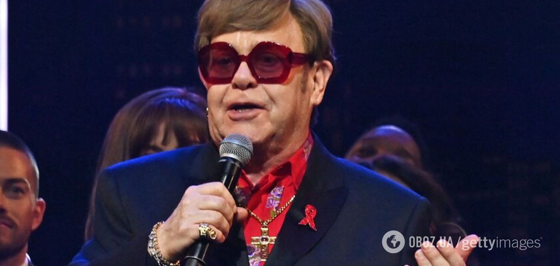 Элтон Джон, который потерял зрение, появился на публике и рассказал о своем состоянии. Фото