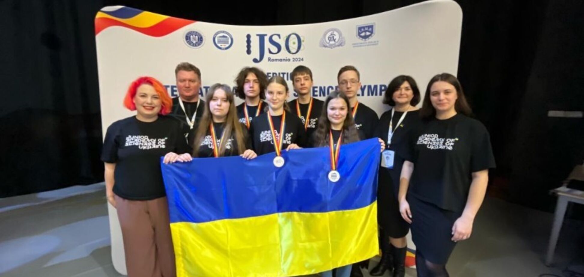 Українські школярі привезли 6 медалей з престижної наукової олімпіади світу: серед них – 'золото'. Фото