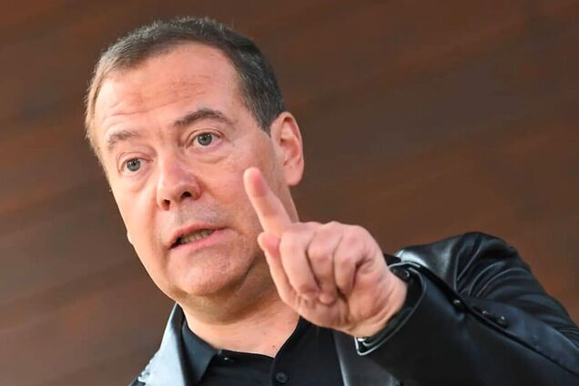 Финский 'коктейль для Молотова', или Урок истории для 'вечно пьяного' экс-президента РФ Медведева