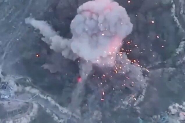 Врагу не поздоровилось: ВСУ умело взорвали боекомплекты оккупантов. Видео