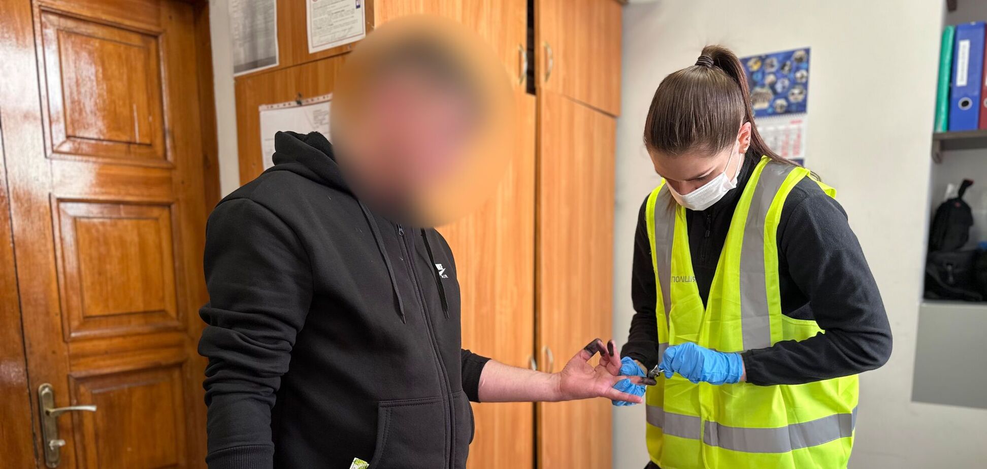 В Одессе с ножом напали на военного: пострадавший в больнице полиция задержала злоумышленника. Видео