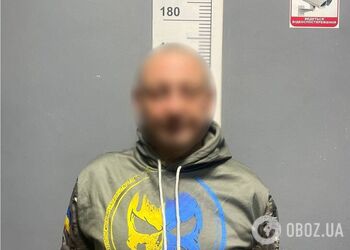 Вирішив відпочити та повеселитися: у Києві затримали чоловіка, який запускав феєрверки з вікна багатоповерхівки. Фото